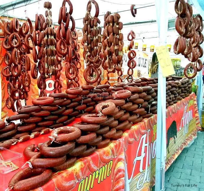 sucuk-turkish-sausage.jpg