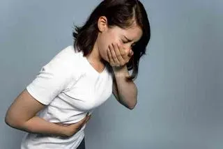 کبد چرب و تهوع و استفراغ