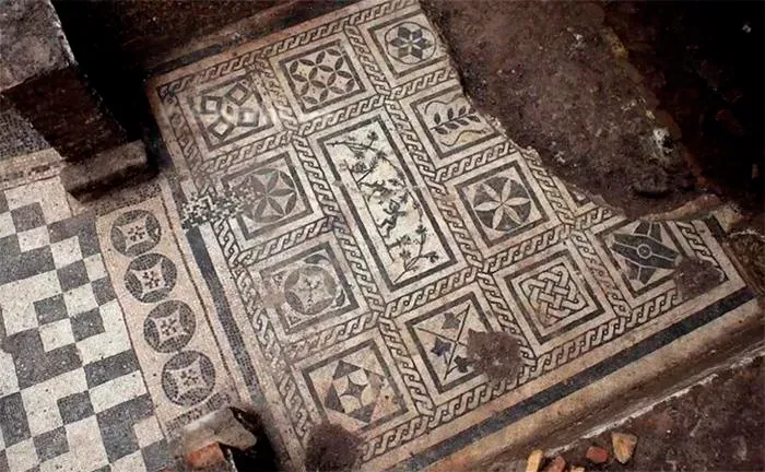 عمارت زیرزمینی در رم