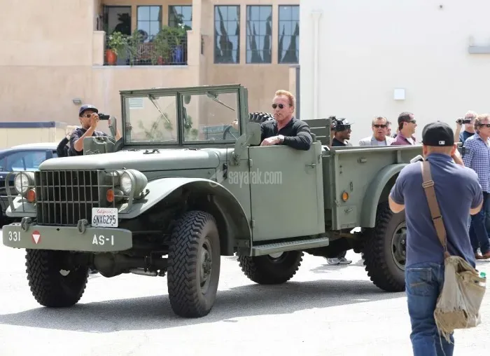 دوج M37
