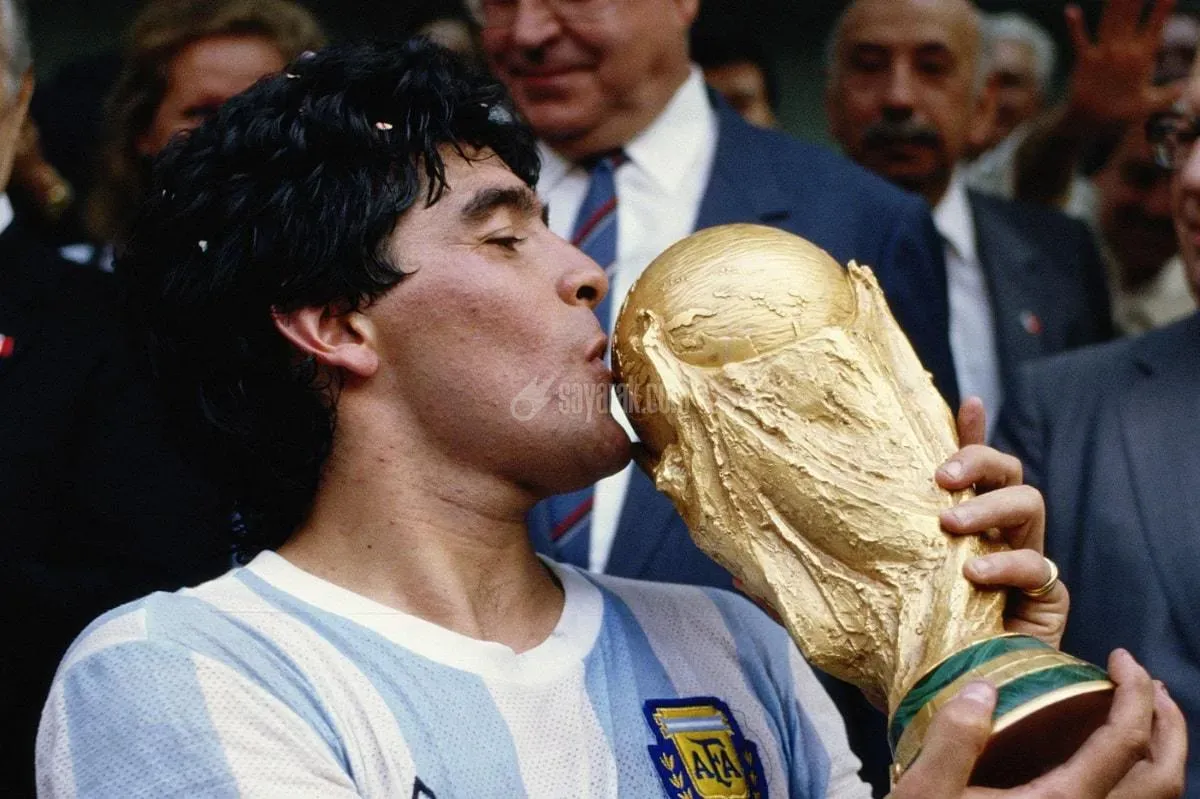 diego-maradona-hd-picture-1401708725-min.jpg